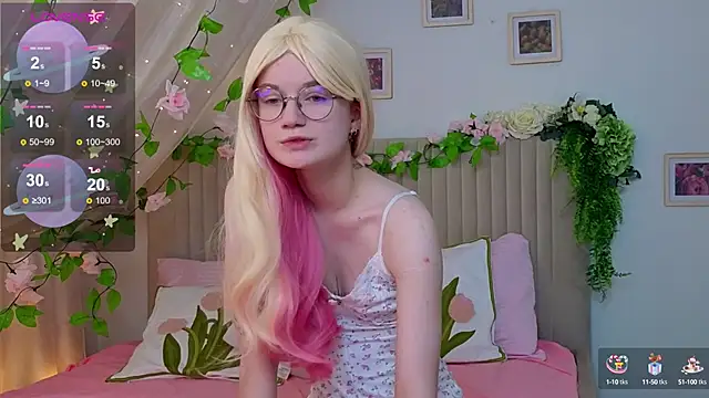 PixieKitty online show from October 17, 2025, 4:15 am