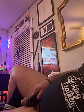 TheGreenEyedBear online show from October 19, 2025, 9:10 am