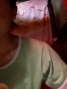 Snapshot of Phuongphuongg chatting on September 10, 2025, 5:29 am Phuongphuongg online show from September 10, 2025, 5:29 am
