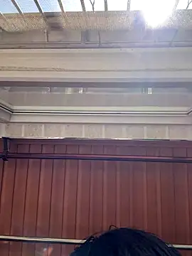 sonwmelt1 online show from September 24, 2025, 3:43 am