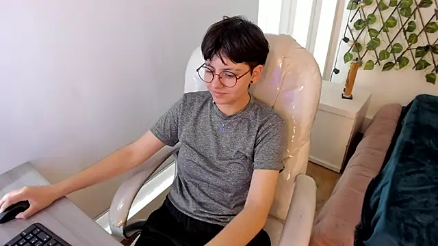 Snapshot of Nathaly_ds chatting on November 7, 2025, 7:47 pm Nathaly ds online show from November 7, 2025, 7:47 pm