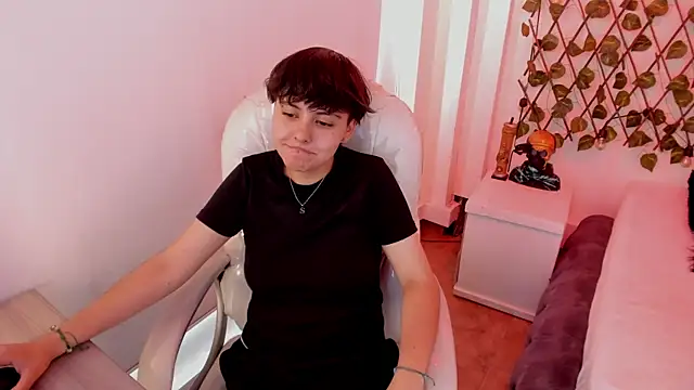 Snapshot of Nathaly_ds chatting on December 16, 2025, 7:08 pm Nathaly ds online show from December 16, 2025, 7:08 pm