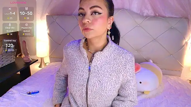 Snapshot of Cherrylionn chatting on February 4, 2026, 3:56 am Cherrylionn online show from February 4, 2026, 3:56 am