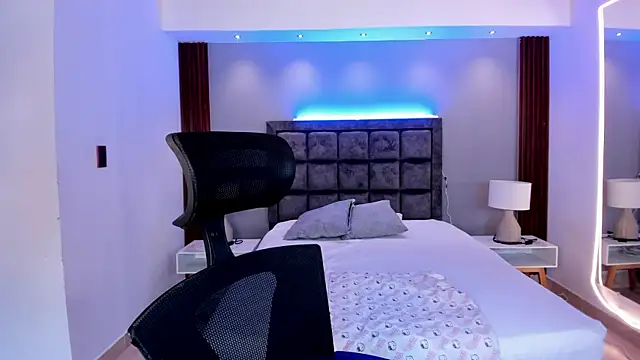 sofiacaramel online show from October 21, 2025, 7:36 pm