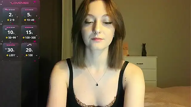 white liillyy online show from February 22, 2026, 5:22 pm