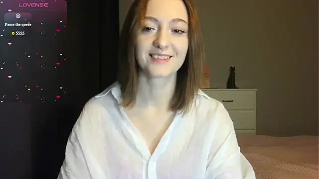 white liillyy online show from March 23, 2026, 9:08 pm