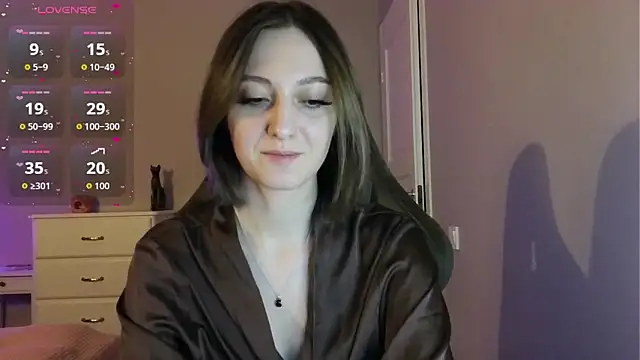 white liillyy online show from May 25, 2026, 9:21 pm