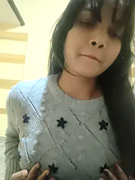 Snapshot of RAYI_Queen_2 chatting on November 5, 2025, 7:03 pm RAYI Queen 2 online show from November 5, 2025, 7:03 pm