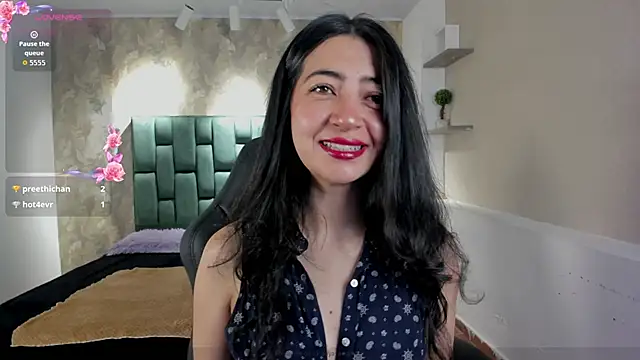 Saya Amaretto1 online show from January 5, 2026, 7:39 pm