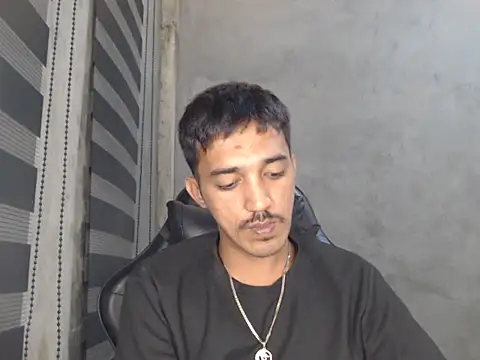 Snapshot of RowyCam chatting on September 15, 2025, 2:06 pm RowyCam online show from September 15, 2025, 2:06 pm