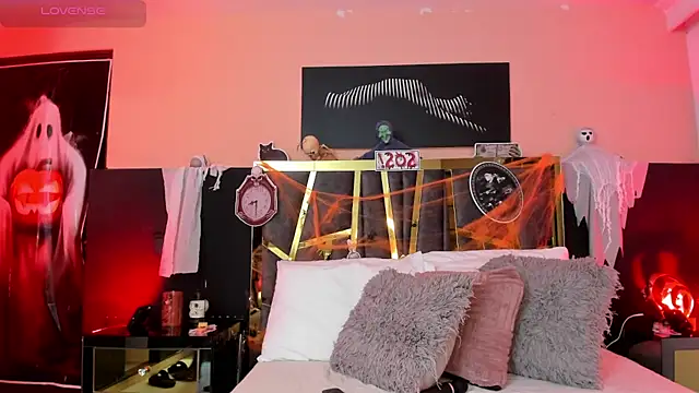 ScarletTorres online show from October 27, 2025, 5:39 pm