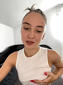 Snapshot of CristinaSww chatting on October 20, 2025, 1:11 pm CristinaSww online show from October 20, 2025, 1:11 pm