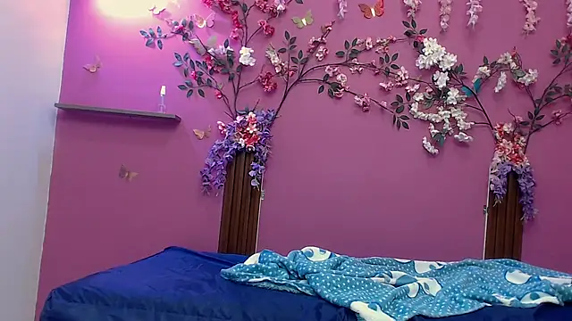 skinnybarbie022 online show from September 22, 2025, 1:29 am