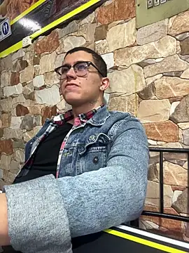 Snapshot of Kurtxxx22 chatting on October 8, 2025, 9:56 pm Kurtxxx22 online show from October 8, 2025, 9:56 pm