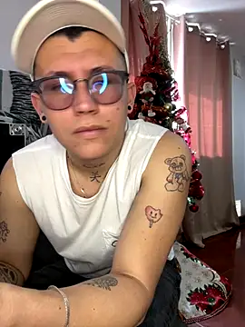 Kurtxxx22 online show from December 1, 2025, 8:25 pm