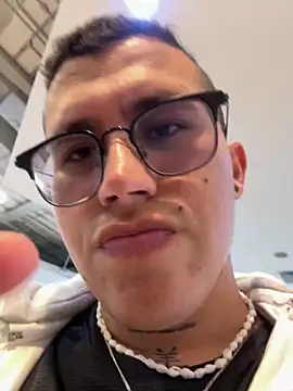 Kurtxxx22 online show from April 8, 2026, 6:52 pm