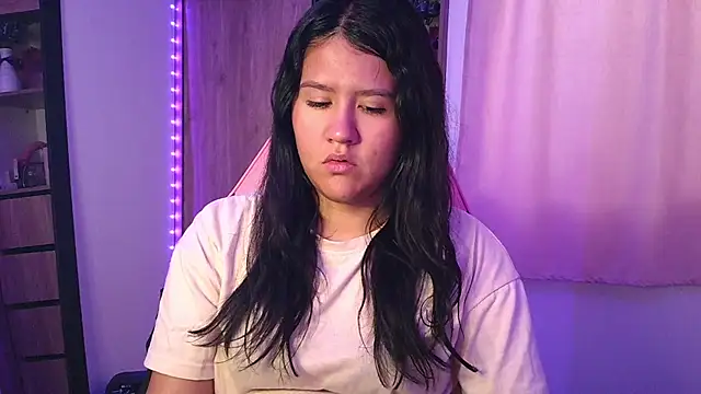 Oliviawatson1 online show from November 23, 2025, 1:00 pm