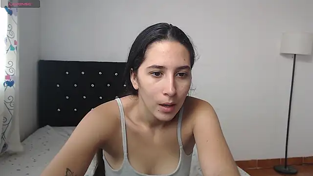 lilacream online show from October 31, 2025, 3:02 pm