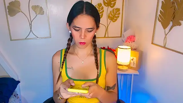 xPrecuioseChesca online show from October 25, 2025, 12:40 am