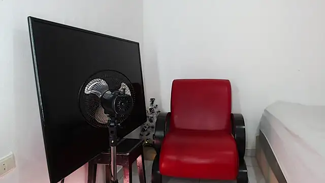 Alex mojica online show from December 3, 2025, 6:10 am