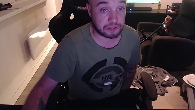 Snapshot of billybeerNL chatting on September 18, 2025, 12:12 am billybeerNL online show from September 18, 2025, 12:12 am