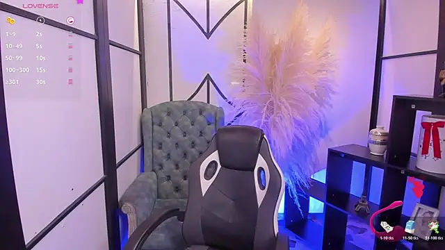 NahomiRichards  online show from February 6, 2026, 6:18 am