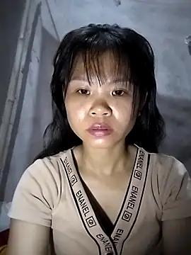 LinhNa999 online show from September 13, 2025, 2:00 am