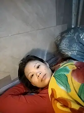 LinhNa999 online show from February 9, 2026, 6:17 am