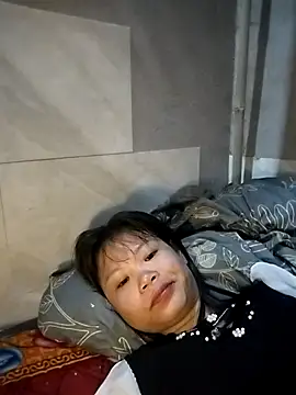 LinhNa999 online show from March 17, 2026, 2:05 am