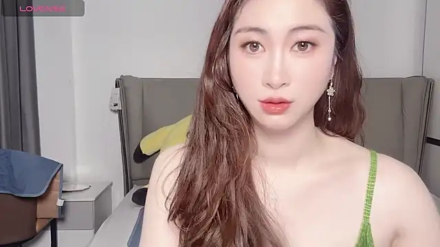 wuyueaini online show from October 15, 2025, 6:02 am