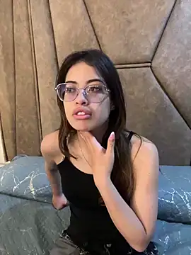 Snapshot of Isabela_Colins chatting on September 12, 2025, 12:49 pm Isabela Colins online show from September 12, 2025, 12:49 pm