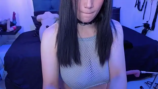 elowen halley1 online show from November 3, 2025, 8:21 pm