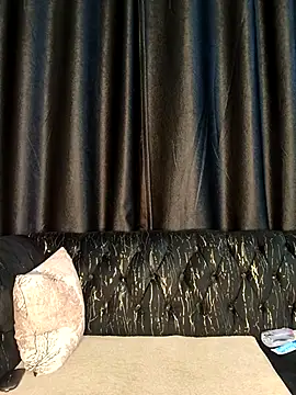 TinaFavourite online show from April 15, 2026, 1:01 am