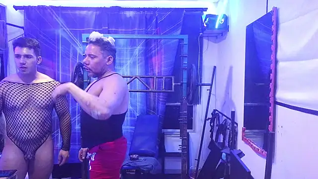 Liam forest  online show from November 21, 2025, 2:43 am