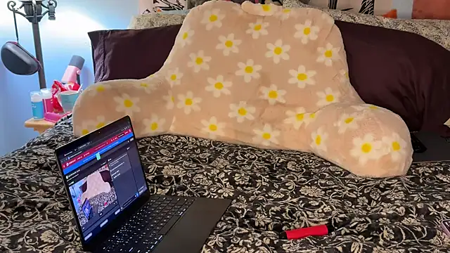 onlysunidreamss online show from November 18, 2025, 2:17 am