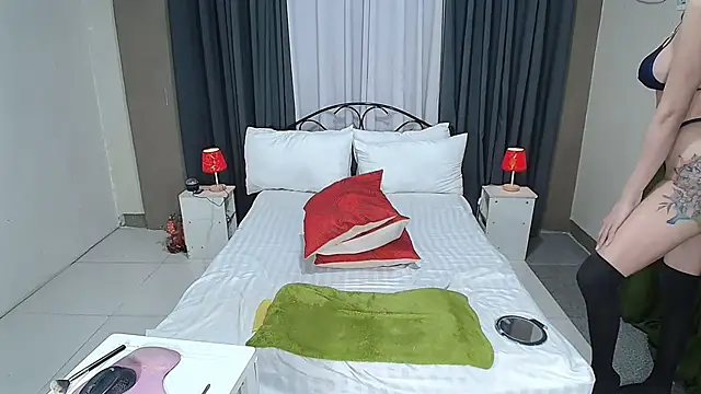 petitetsbigloads online show from January 10, 2026, 9:41 pm