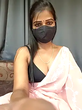 Snapshot of Misss-julli chatting on October 11, 2025, 4:38 pm Misss-julli online show from October 11, 2025, 4:38 pm