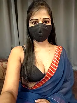 Snapshot of Misss-julli chatting on December 17, 2025, 3:01 am Misss-julli online show from December 17, 2025, 3:01 am