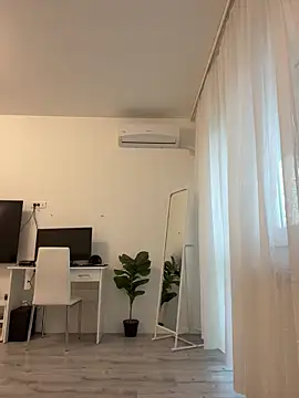 Sandra Jo online show from September 26, 2025, 5:44 am