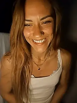 SlimBellaa online show from September 11, 2025, 9:15 pm