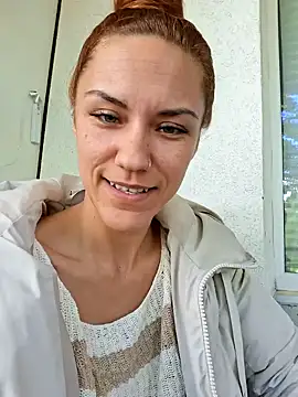 SlimBellaa online show from September 30, 2025, 9:25 am