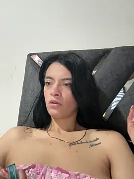 LiaCollings online show from November 18, 2025, 11:58 am