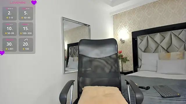 Snapshot of Layla_Mackenzie chatting on November 30, 2025, 3:10 am Layla Mackenzie online show from November 30, 2025, 3:10 am