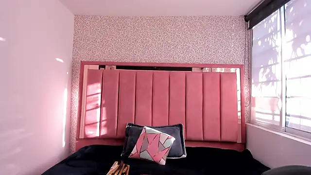 Barbara fox   online show from November 27, 2025, 11:56 am