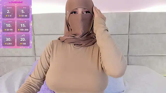  Nadiaa online show from March 27, 2026, 7:35 pm