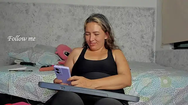 marly charm  online show from December 23, 2025, 1:25 am