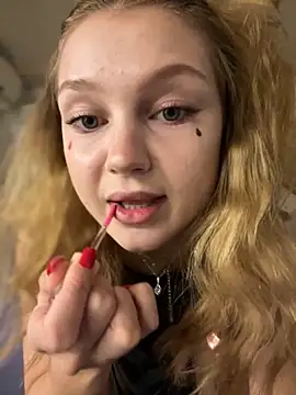 Emaline Fane online show from October 31, 2025, 7:04 pm