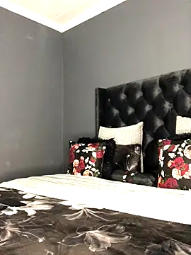 Thick Shawtyy online show from September 9, 2025, 5:01 pm