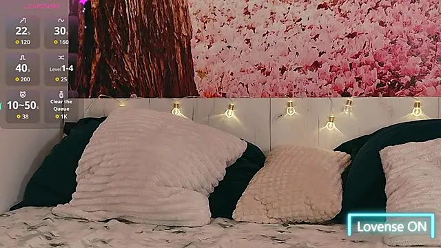 Snapshot of AuraPure chatting on September 25, 2025, 9:51 pm AuraPure online show from September 25, 2025, 9:51 pm