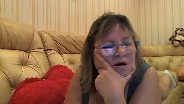 Simply woman online show from April 8, 2026, 7:47 pm